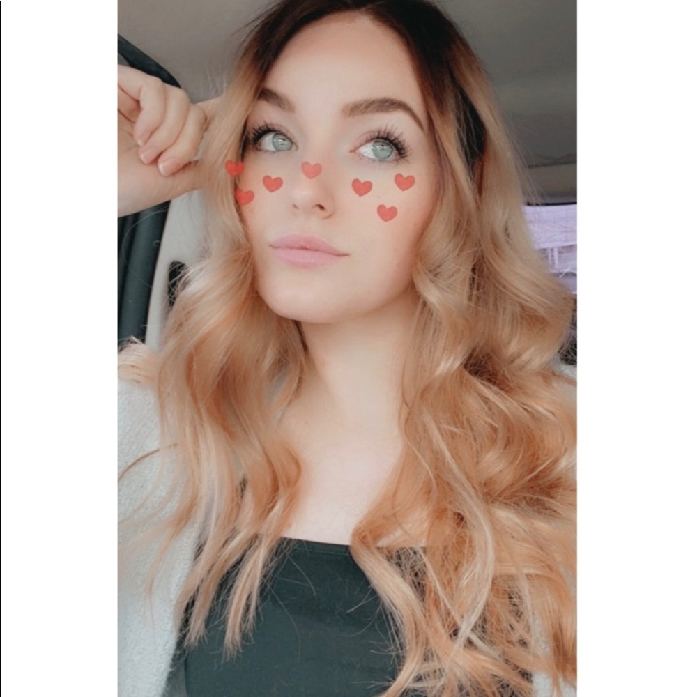 Meet your Posher, Emily